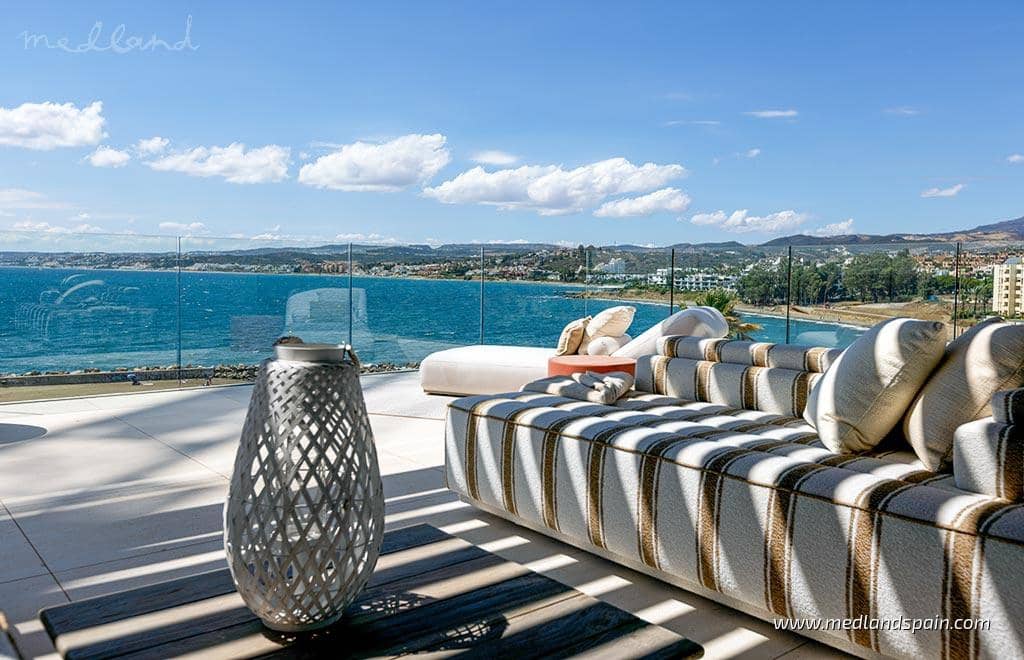 2 soveværelse Lejlighed til salg i Estepona med swimmingpool garage - € 2.310.000 (Ref: 7999192)