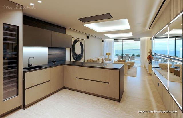 4 soveværelse Lejlighed til salg i Puerto de Estepona, Estepona med swimmingpool garage - € 4.385.000 (Ref: 7999193)