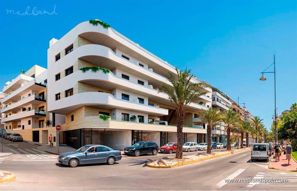 3 makuuhuone Huoneisto myytävänä paikassa Torrevieja mukana uima-altaan - 405 000 € (Ref: 8038249)