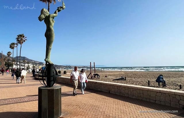 2 soverom Leilighet til salgs i Los Pacos, Fuengirola med svømmebasseng garasje - € 298 000 (Ref: 8090347)