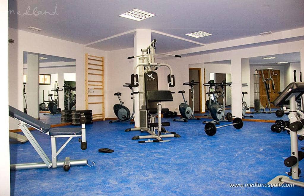 2 soveværelse Lejlighed til salg i Fuengirola med swimmingpool garage - € 423.000 (Ref: 8090351)