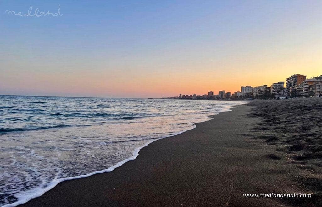 2 Zimmer Apartment zu verkaufen in Fuengirola mit Pool Garage - 363.000 € (Ref: 8090351)