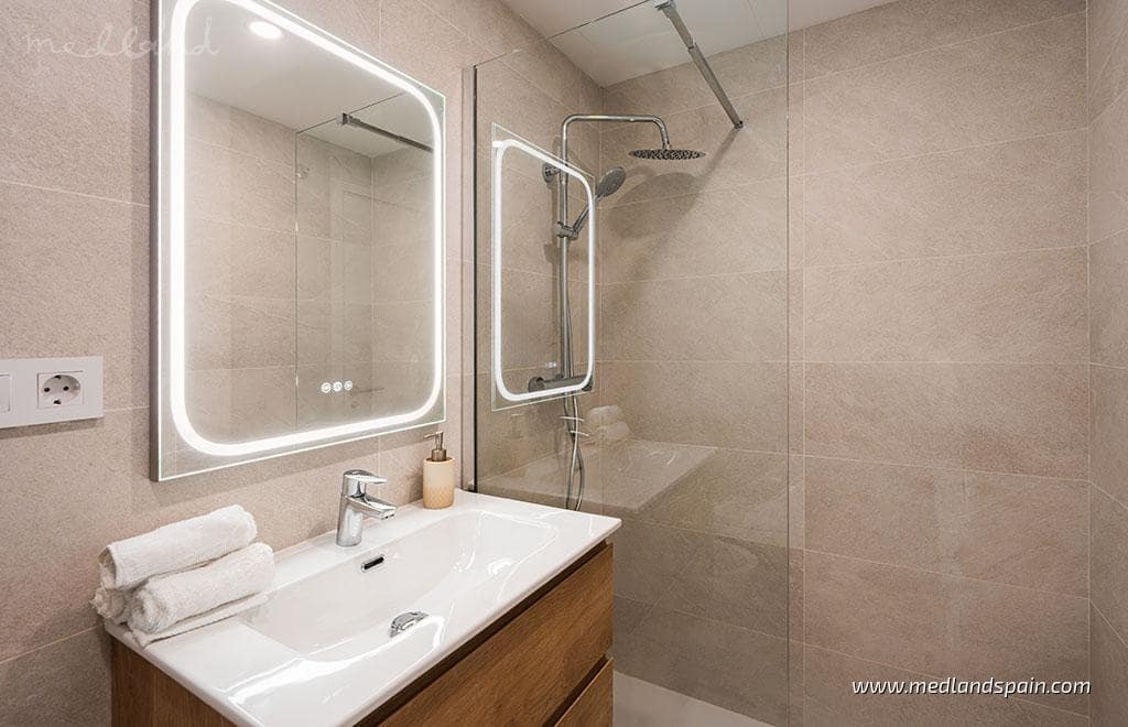 3 bedroom Apartment for sale in Mijas Costa with pool garage - € 890,000 (Ref: 8098293)