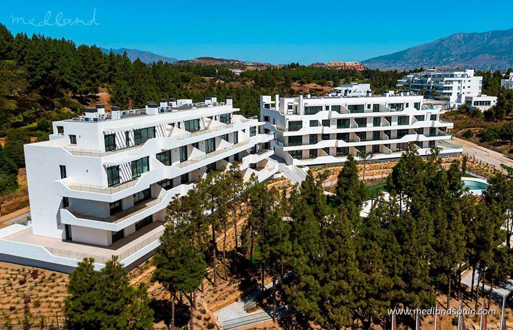 3 bedroom Apartment for sale in Mijas Costa with pool garage - € 890,000 (Ref: 8098293)