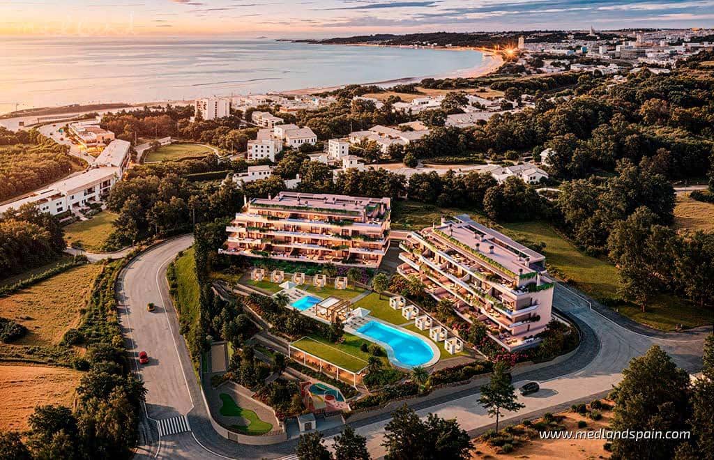 2 soveværelse Lejlighed til salg i Mijas Costa med swimmingpool garage - € 880.000 (Ref: 8098294)