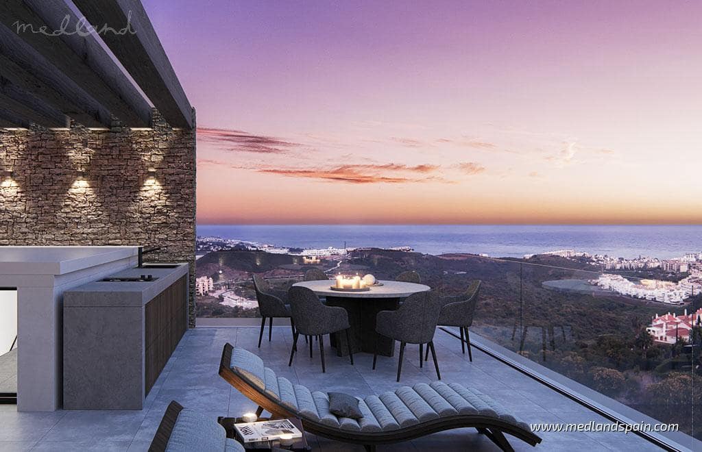 2 bedroom Apartment for sale in Mijas Costa with pool garage - € 815,000 (Ref: 8113375)