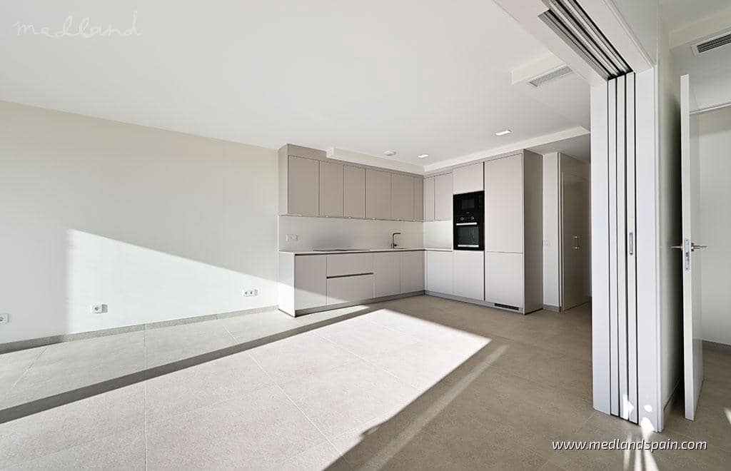 2 soverom Leilighet til salgs i Mijas Costa med svømmebasseng garasje - € 815 000 (Ref: 8113375)