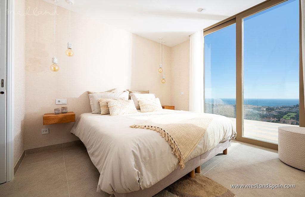 2 sypialnia Apartament na sprzedaż w Mijas Costa z basenem garażem - 915 000 € (Ref: 8113377)