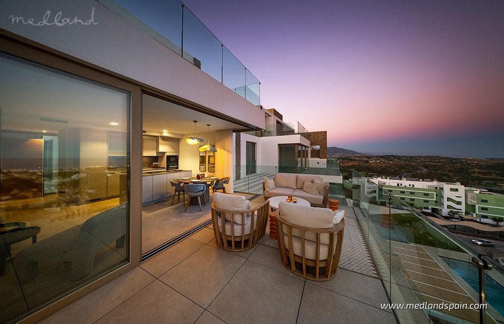 2 sypialnia Apartament na sprzedaż w Mijas Costa z basenem garażem - 915 000 € (Ref: 8113377)