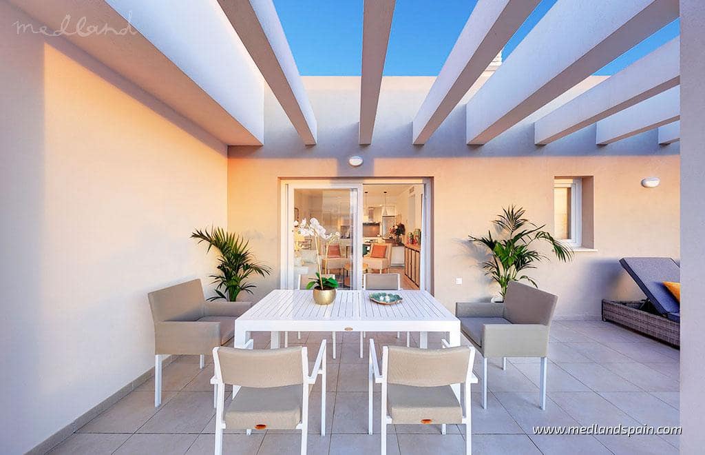 3 makuuhuone Huoneisto myytävänä paikassa Nueva Andalucia mukana uima-altaan - 435 000 € (Ref: 8142345)