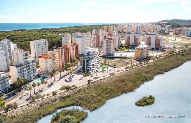 2 soveværelse Lejlighed til salg i Puerto Deportivo, Guardamar del Segura med swimmingpool garage - € 449.000 (Ref: 8165855)