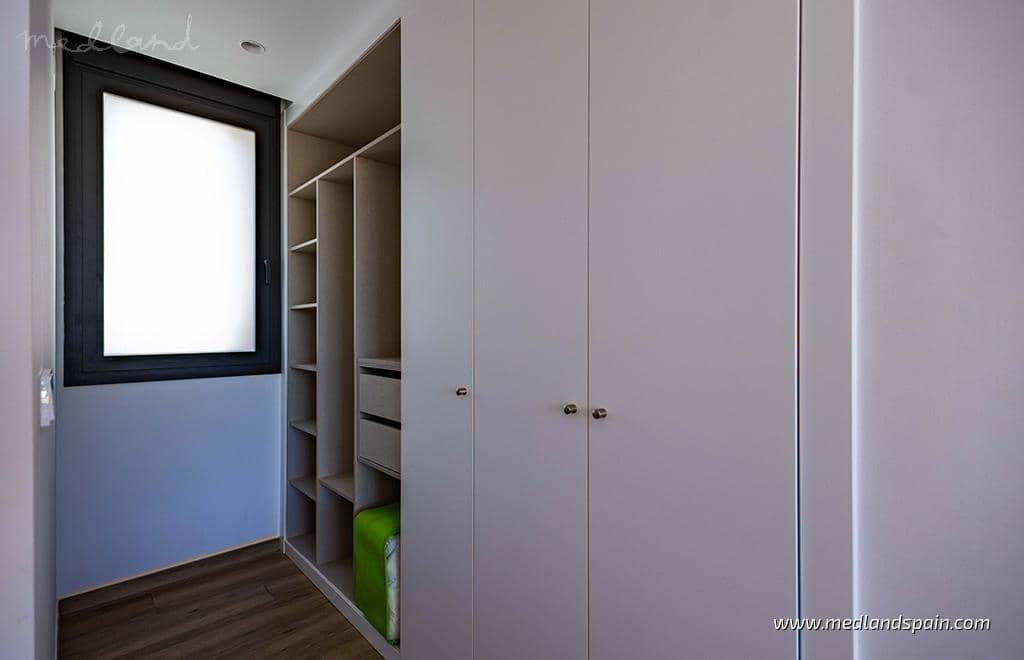 3 bedroom Villa for sale in Polop with garage - € 545,000 (Ref: 8216280)