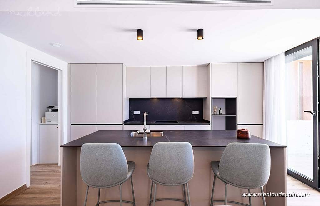 3 bedroom Villa for sale in Polop with garage - € 545,000 (Ref: 8216280)