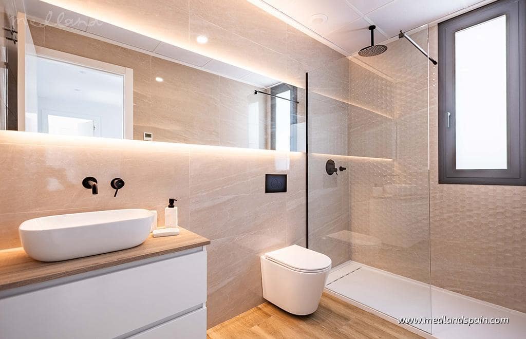 3 bedroom Villa for sale in Polop with garage - € 545,000 (Ref: 8216280)