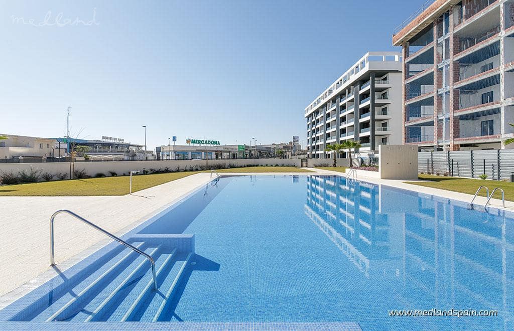 Apartamento de 2 habitaciones en La Mata en venta con piscina garaje - 330.000 € (Ref: 8245468)
