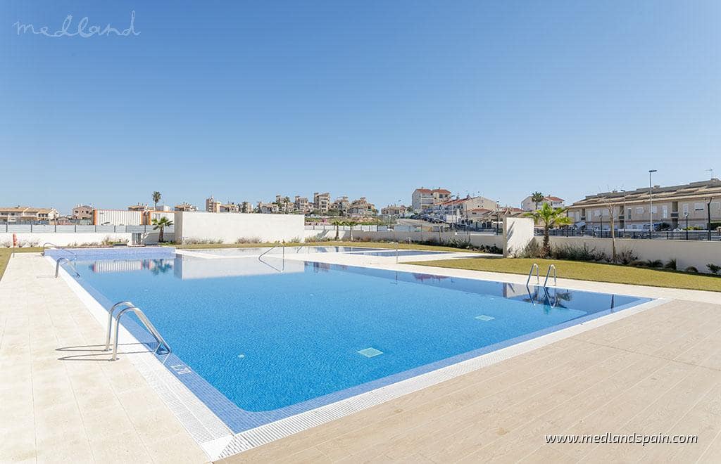 Apartamento de 2 habitaciones en La Mata en venta con piscina garaje - 330.000 € (Ref: 8245468)