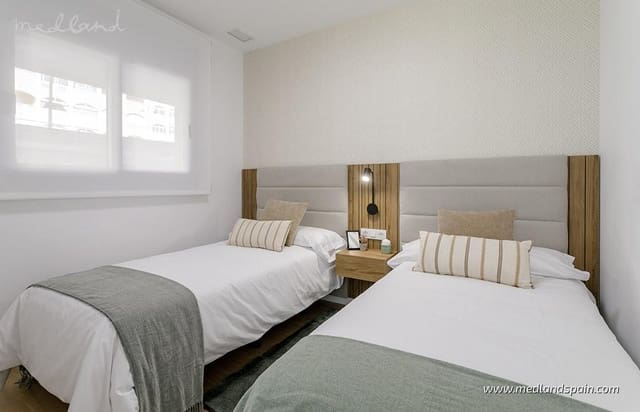 2 slaapkamer Appartement te koop in La Mata, Torrevieja met zwembad garage - € 540.000 (Ref: 8245475)
