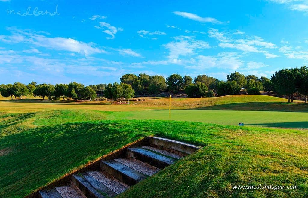 3 bedroom Villa for sale in Pilar de la Horadada with pool garage - € 535,000 (Ref: 8263028)