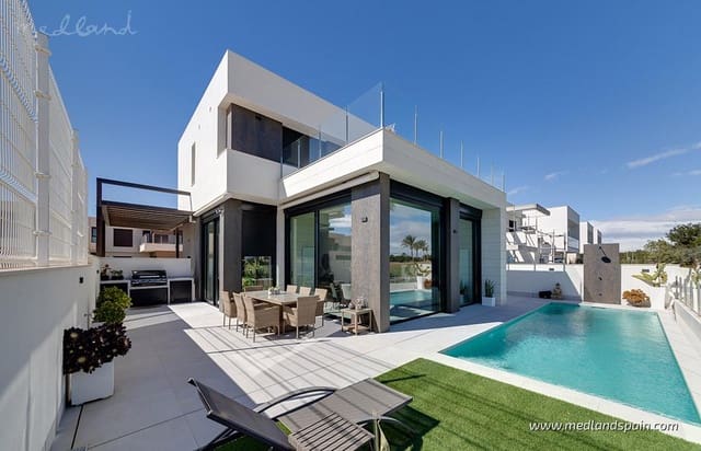 3 sypialnia Willa na sprzedaż w Pilar de la Horadada z basenem garażem - 594 000 € (Ref: 8263029)