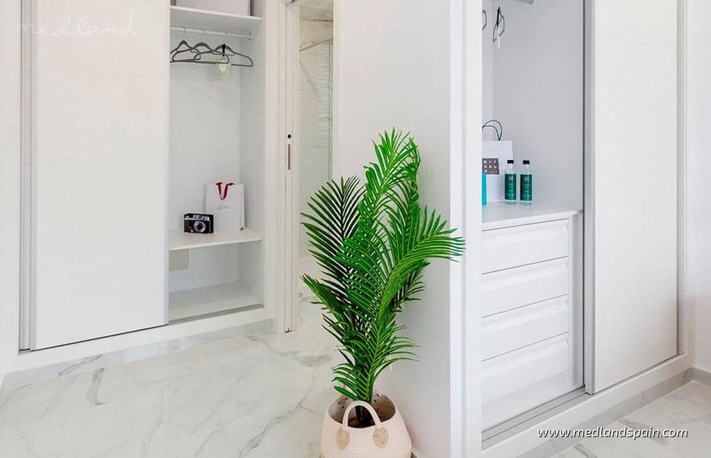 3 soverom Villa til salgs i Torrevieja med svømmebasseng garasje - € 409 000 (Ref: 8310902)