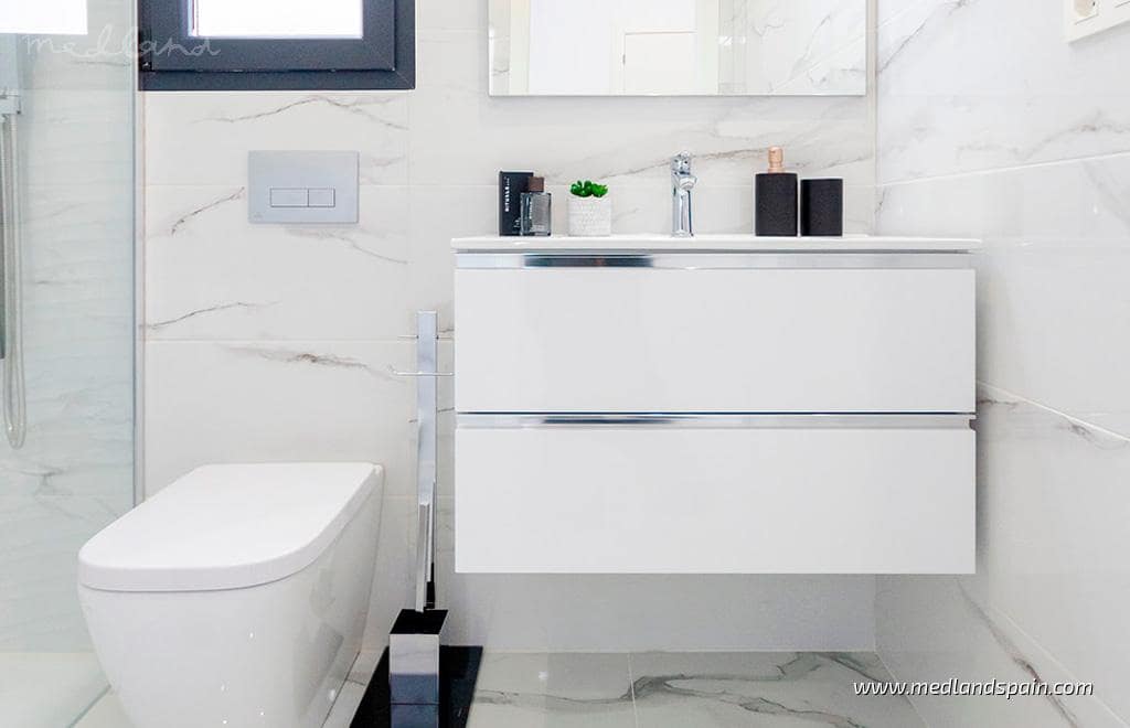 3 soverom Villa til salgs i Torrevieja med svømmebasseng garasje - € 409 000 (Ref: 8310902)