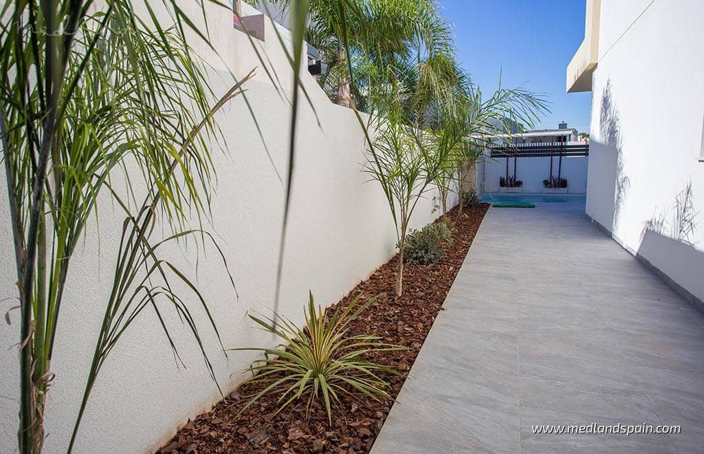 3 bedroom Villa for sale in Los Montesinos with garage - € 409,900 (Ref: 8347841)
