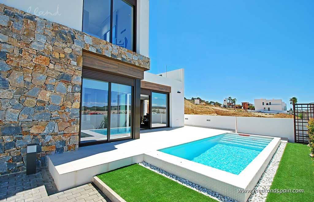 3 bedroom Villa for sale in Algorfa with pool garage - € 535,000 (Ref: 8377848)