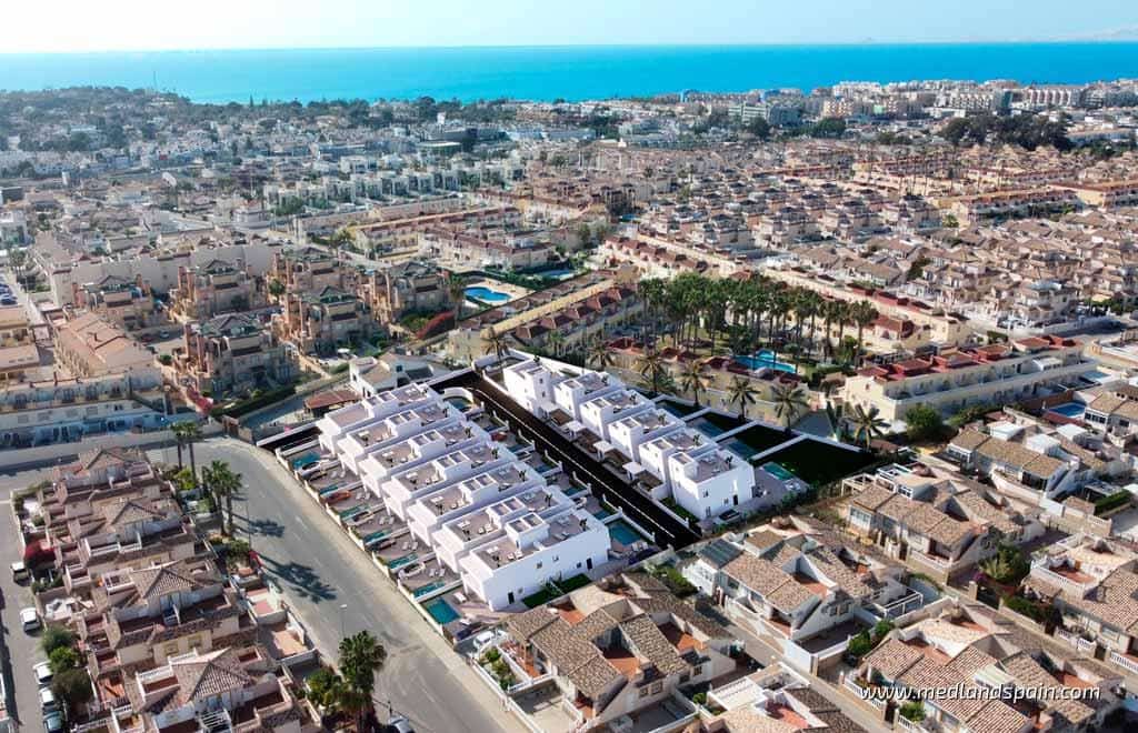 3 slaapkamer Huis te koop in La Zenia met zwembad garage - € 495.000 (Ref: 8383223)