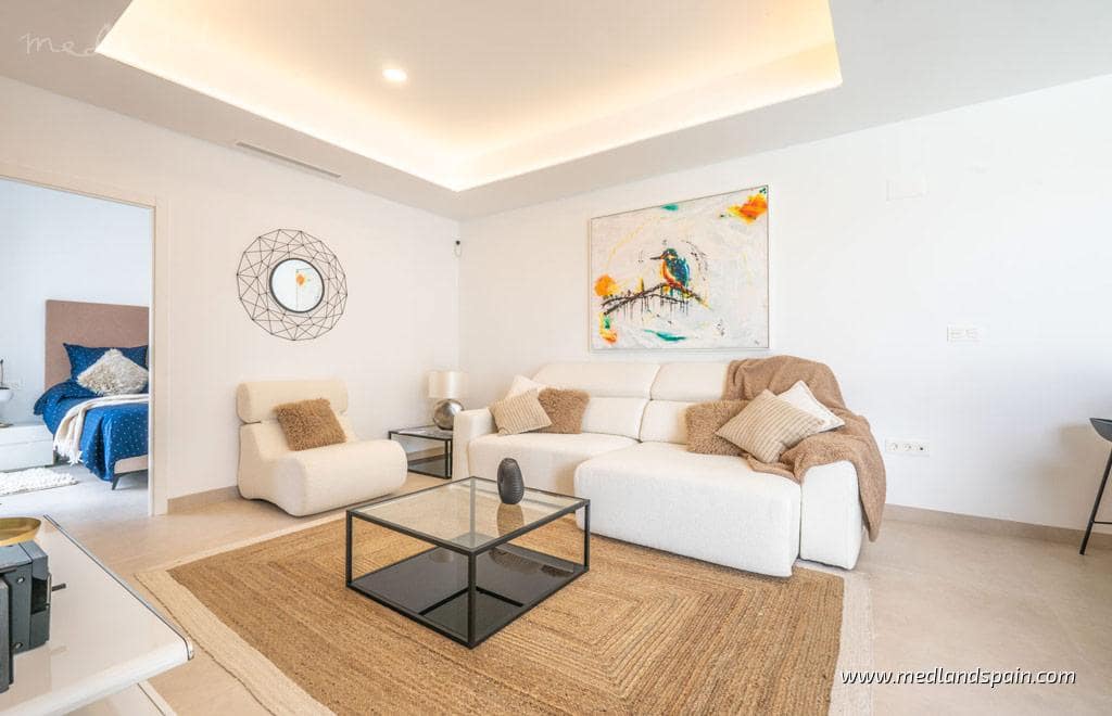 3 slaapkamer Villa te koop in Roldan met zwembad garage - € 379.950 (Ref: 8397031)