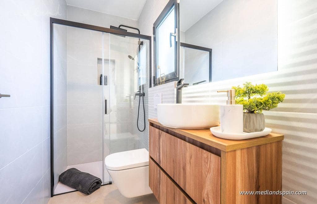 3 slaapkamer Villa te koop in Roldan met zwembad garage - € 379.950 (Ref: 8397031)