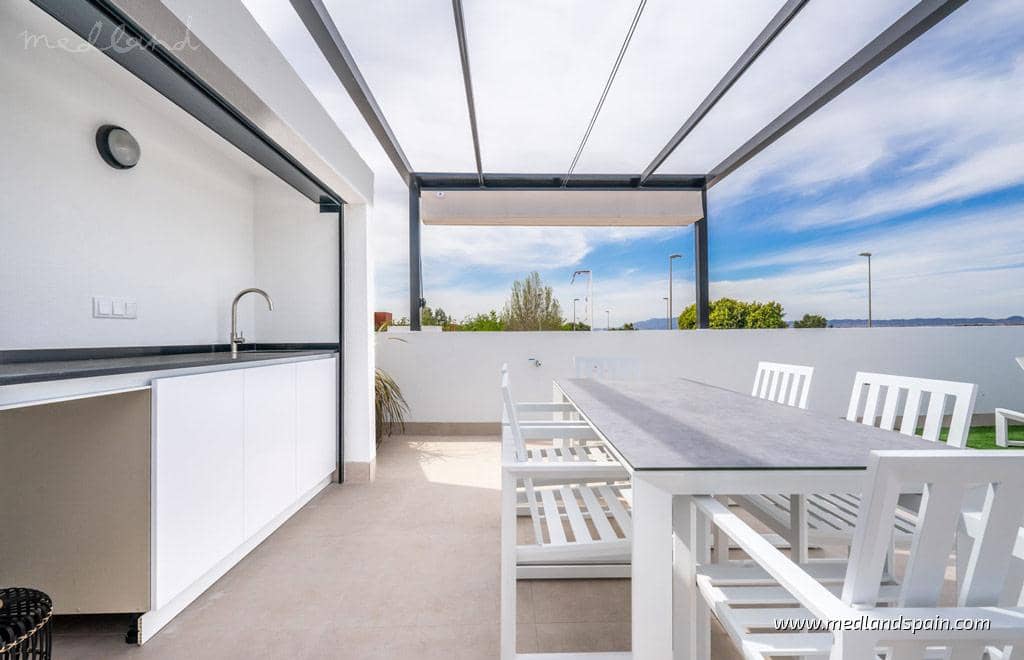 3 slaapkamer Villa te koop in Roldan met zwembad garage - € 379.950 (Ref: 8397031)