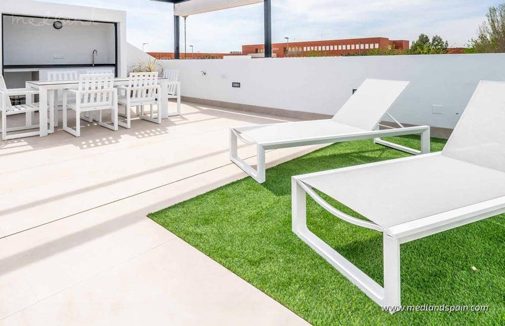 3 slaapkamer Villa te koop in Roldan met zwembad garage - € 379.950 (Ref: 8397031)