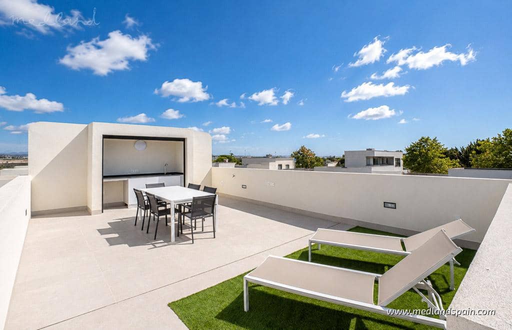3 soverom Villa til salgs i Roldan med svømmebasseng garasje - € 379 950 (Ref: 8397031)