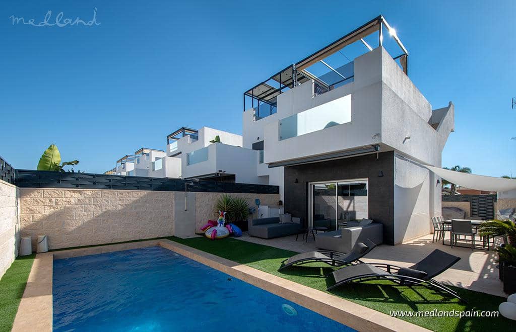 3 soveværelse Byhus til salg i Ciudad Quesada med swimmingpool garage - € 415.000 (Ref: 8482237)