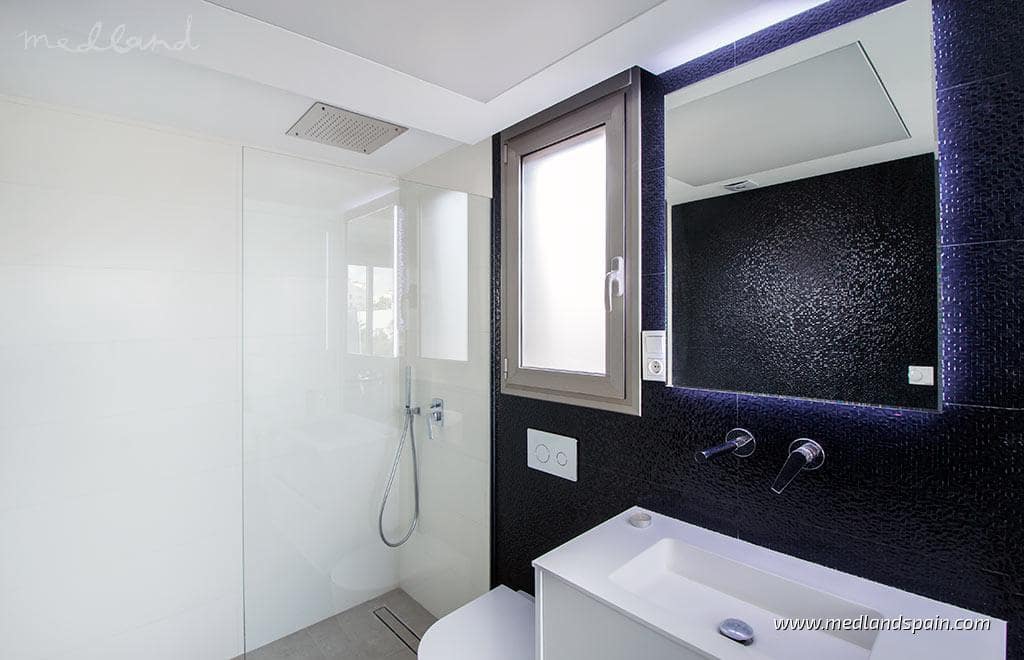 3 bedroom Villa for sale in Villamartin with pool - € 669,900 (Ref: 8493589)