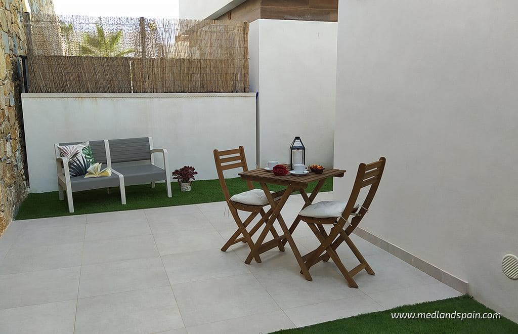 3 bedroom Villa for sale in Villamartin with pool - € 669,900 (Ref: 8493589)