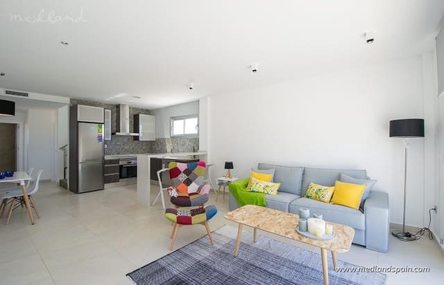 3 makuuhuone Huvila myytävänä paikassa Las Lomas de Rame - Bahía Bella, Los Alcázares mukana uima-altaan 
autotalli - 445 000 € (Ref: 8551424)