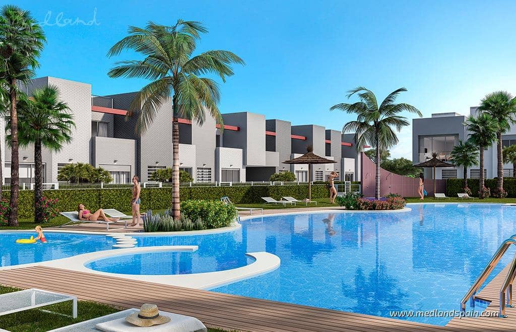 Apartamento de 2 habitaciones en Torrevieja en venta con piscina garaje - 274.900 € (Ref: 8570755)