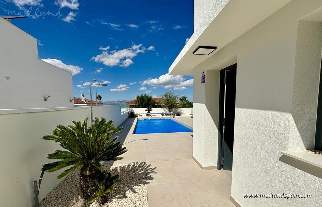 3 bedroom Villa for sale in Benijofar with pool garage - € 478,732 (Ref: 8582525)
