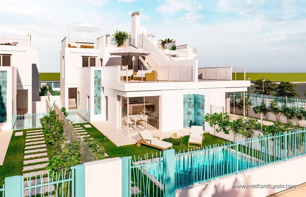 3 soveværelse Byhus til salg i Los Alcazares med swimmingpool garage - € 442.000 (Ref: 8595380)