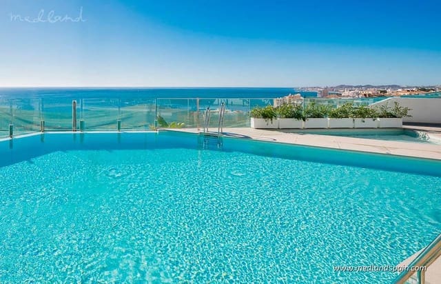 4 bedroom Apartment for sale in Fuengirola with pool garage - € 2,425,000 (Ref: 8612593)