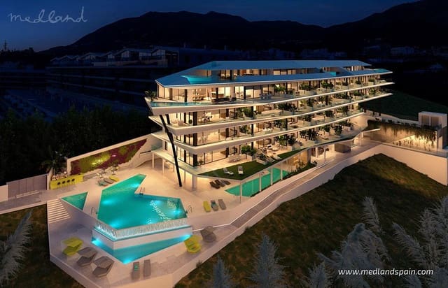 3 makuuhuone Huoneisto myytävänä paikassa Las Gaviotas  - Carvajal, Fuengirola mukana uima-altaan 
autotalli - 990 000 € (Ref: 8612594)