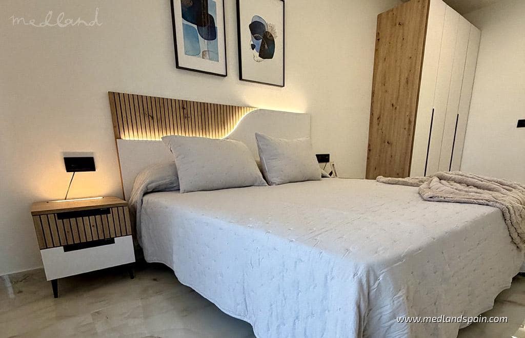 2 bedroom Apartment for sale in Algorfa with pool - € 302,000 (Ref: 8622900)