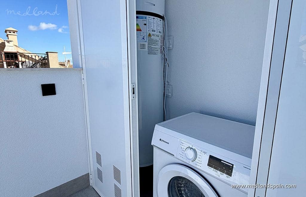 2 bedroom Apartment for sale in Algorfa with pool - € 302,000 (Ref: 8622900)