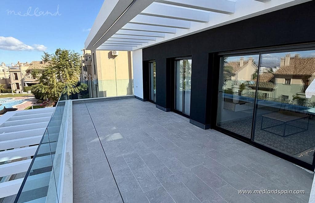 2 bedroom Apartment for sale in Algorfa with pool - € 302,000 (Ref: 8622900)