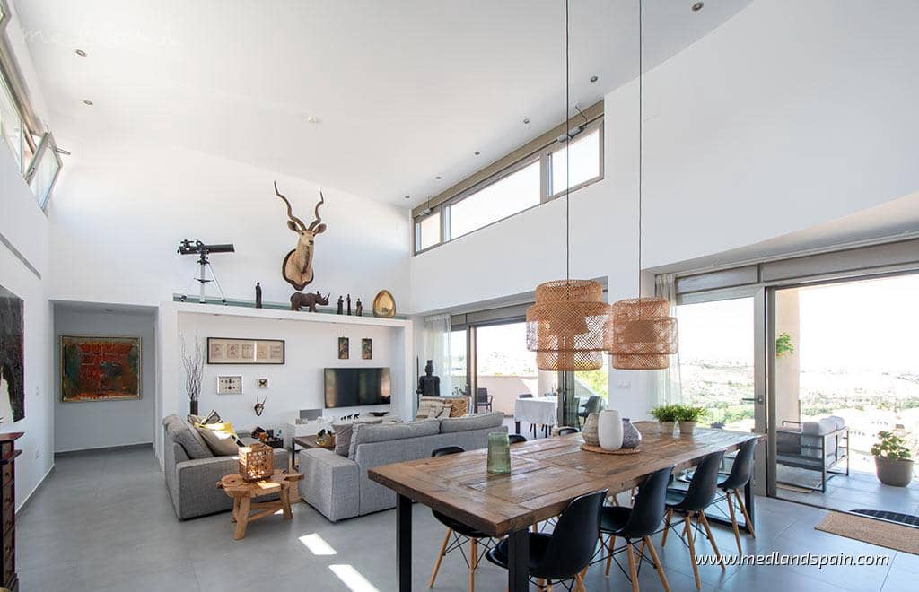 4 soveværelse Villa til salg i Ciudad Quesada med swimmingpool garage - € 899.000 (Ref: 8625138)