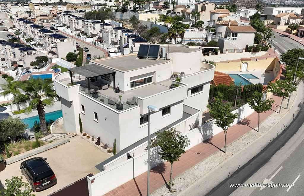 4 soveværelse Villa til salg i Ciudad Quesada med swimmingpool garage - € 899.000 (Ref: 8625138)