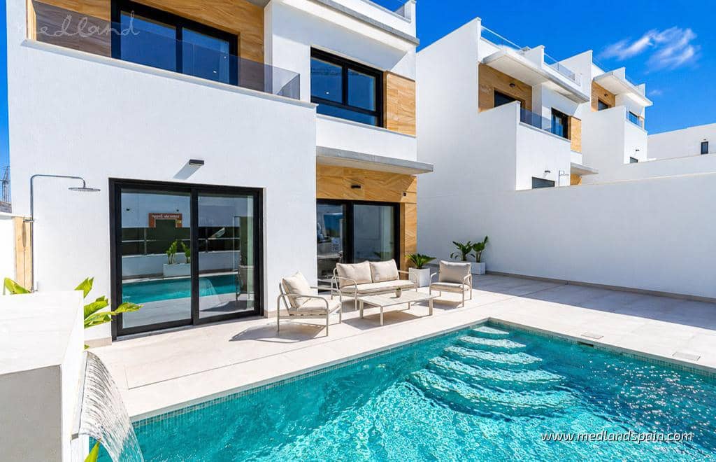 Chalet de 3 habitaciones en Benijófar en venta con piscina garaje - 559.000 € (Ref: 8658397)