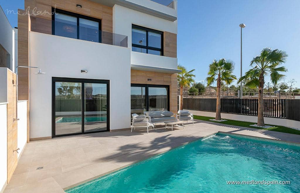 3 bedroom Townhouse for sale in Benijofar with pool garage - € 449,000 (Ref: 8658401)