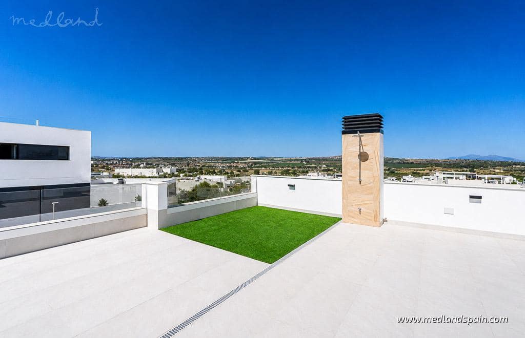 Chalet de 3 habitaciones en Benijófar en venta con piscina garaje - 465.000 € (Ref: 8658401)